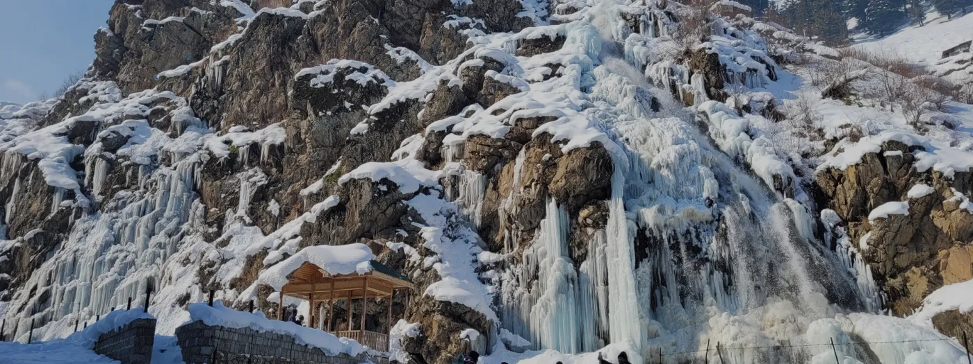 Skiing down a Gulmarg slope