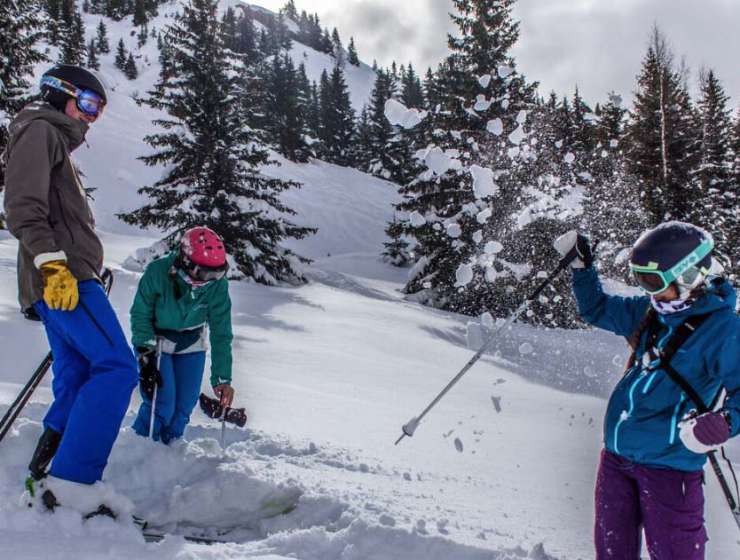 6 Reasons to Hit the Slopes Early